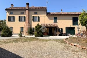 CASA INDIPENDENTE A SALE