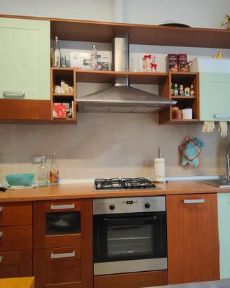 Cucina completa con elettrodomestici funzionanti