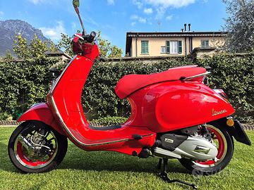 VESPA 125 RED