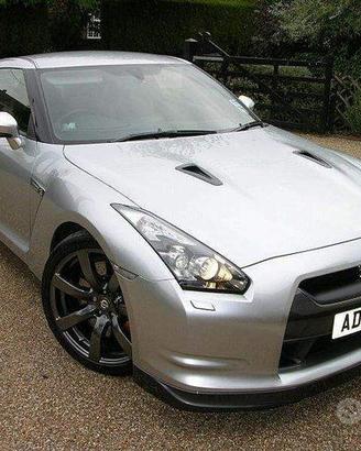 Parabrezza Nissan GTR