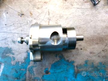 CORPO POMPA OLIO KAWASAKI ER6n