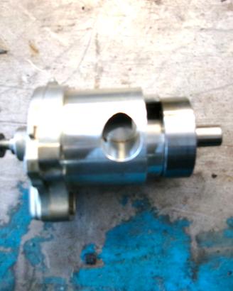 CORPO POMPA OLIO KAWASAKI ER6n