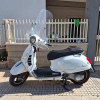 vespa  piaggio gts 300 ie 