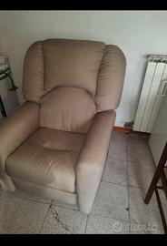 poltrona reclinabile per anziani