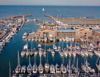 Posto barca + posto auto coperto + ripostiglio