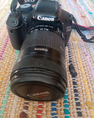 Canon EOS 550D +obiettivo 18-135mm