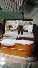 Mobile bagno in sospensione