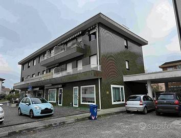 Immobile in asta di 96 m² con 3 locali e box auto 