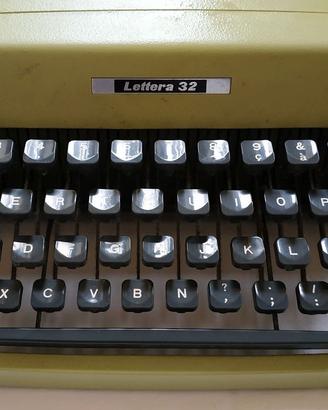 Macchina da Scrivere Olivetti Lettera 32