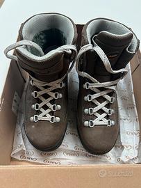 Scarpone trekking taglia 40