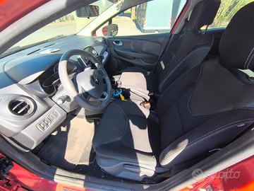Clio 1.2 16 v solo 73000 km
