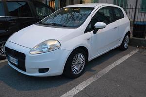 Grande Punto 1.4 Starjet 16V 3 porte
Dynamic