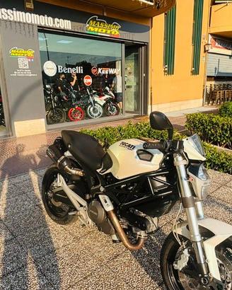 DUCATI Monster 696 TUTTO INCLUSO ANCHE PASSAGGIO