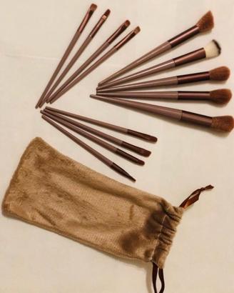 Set  di 13 pennelli trucco con astuccio