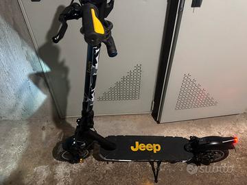 Monopattino Jeep