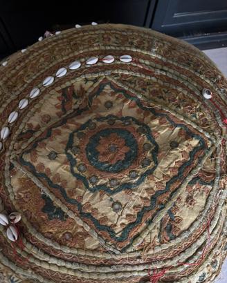 Pouf etnico artigianale ricamato stile vintage