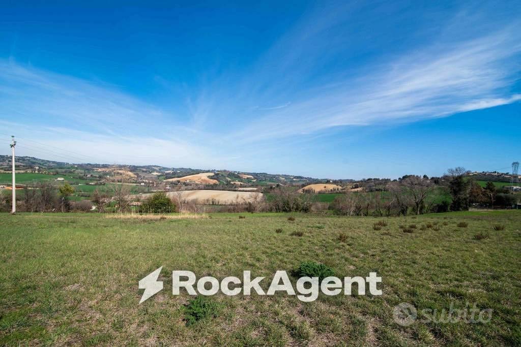 Terreno di 6892 m² a Fano - Vista 2