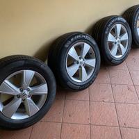 Cerchi + Pneumatici Volvo XC40