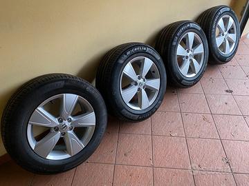 Cerchi + Pneumatici Volvo XC40