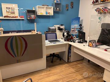 Scrivania componibile per ufficio