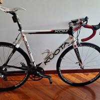 Kuota Pro Team Edition KOM pedali Garmin Vector
