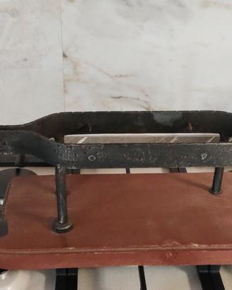 Affetta prosciutto manuale.