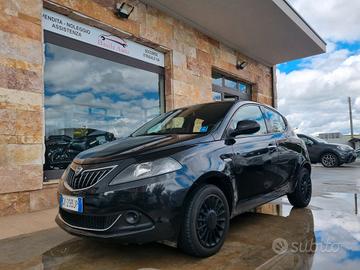 Lancia Ypsilon 1.0 FireFly 5 porte S&S Hybrid Silv