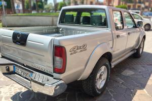 Nissan Navara 2.5 td Double Cab PICK UP