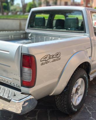 Nissan Navara 2.5 td Double Cab PICK UP