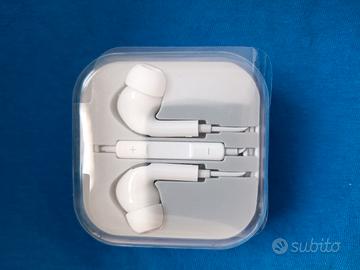 Auricolari bianchi con microfono e connettore 