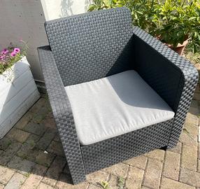 divani da giardino con tavolino