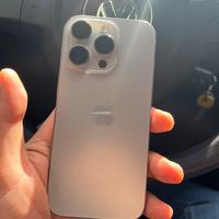 Iphone 16 Pro natural titanium