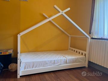 Lettino capanna montessoriano bianco con materasso