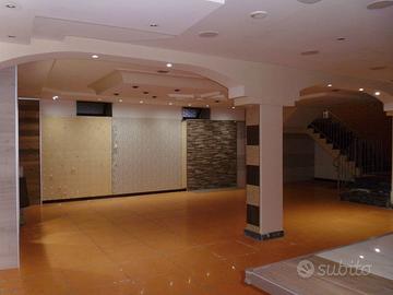 Locale di 150 mq a Casoria su due livelli