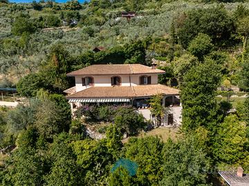 Olevano romano: villa con parco