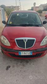 lancia y