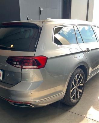 Volkswagen Passat Variant 2.0 TDI SCR EVO DSG Exec