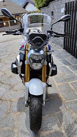BMW R 1250 R.  HP