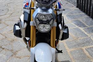 BMW R 1250 R.  HP