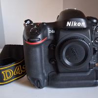 Nikon D4s compresa Sony XQD 64GB e lettore.