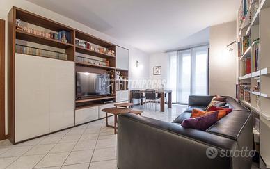 TRILOCALE CON DOPPI SERVIZI E BOX