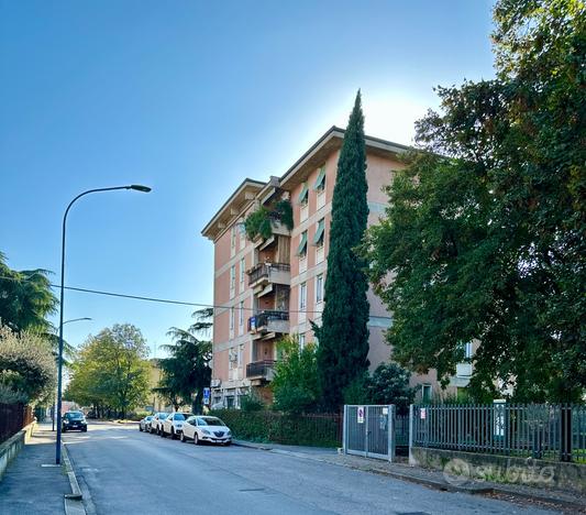 Privato vende appartamento quadrilocale a Verona