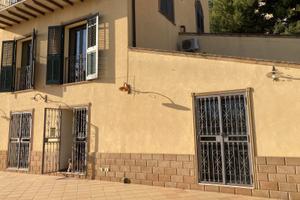 Ristorante pizzeria attrezzato con vista