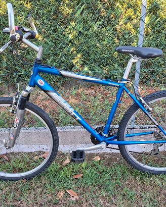 Bicicletta Mountain Bike