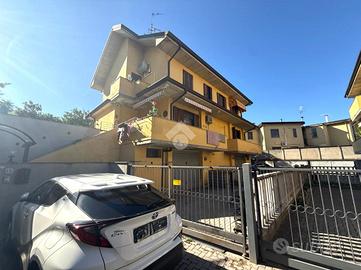 VILLA A SCHIERA A VIGEVANO