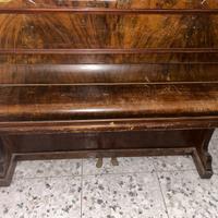 Pianoforte in legno antico