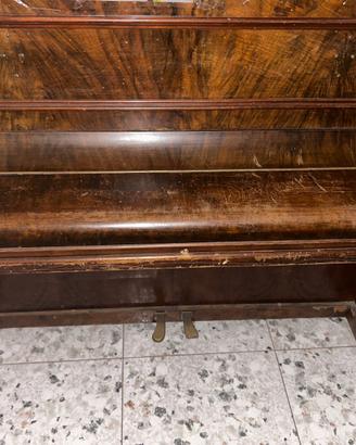 Pianoforte in legno antico
