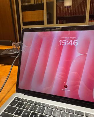 Macbook Air M1 8GB Ram 256 SSD