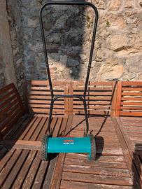 Rasaerba manuale a lame elicoidali AHM 30 Bosch
