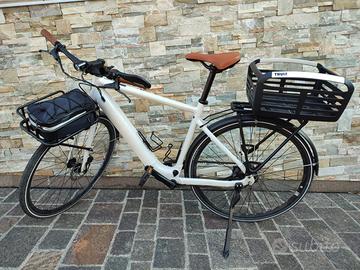 Bici elettrica Momentum voya e+